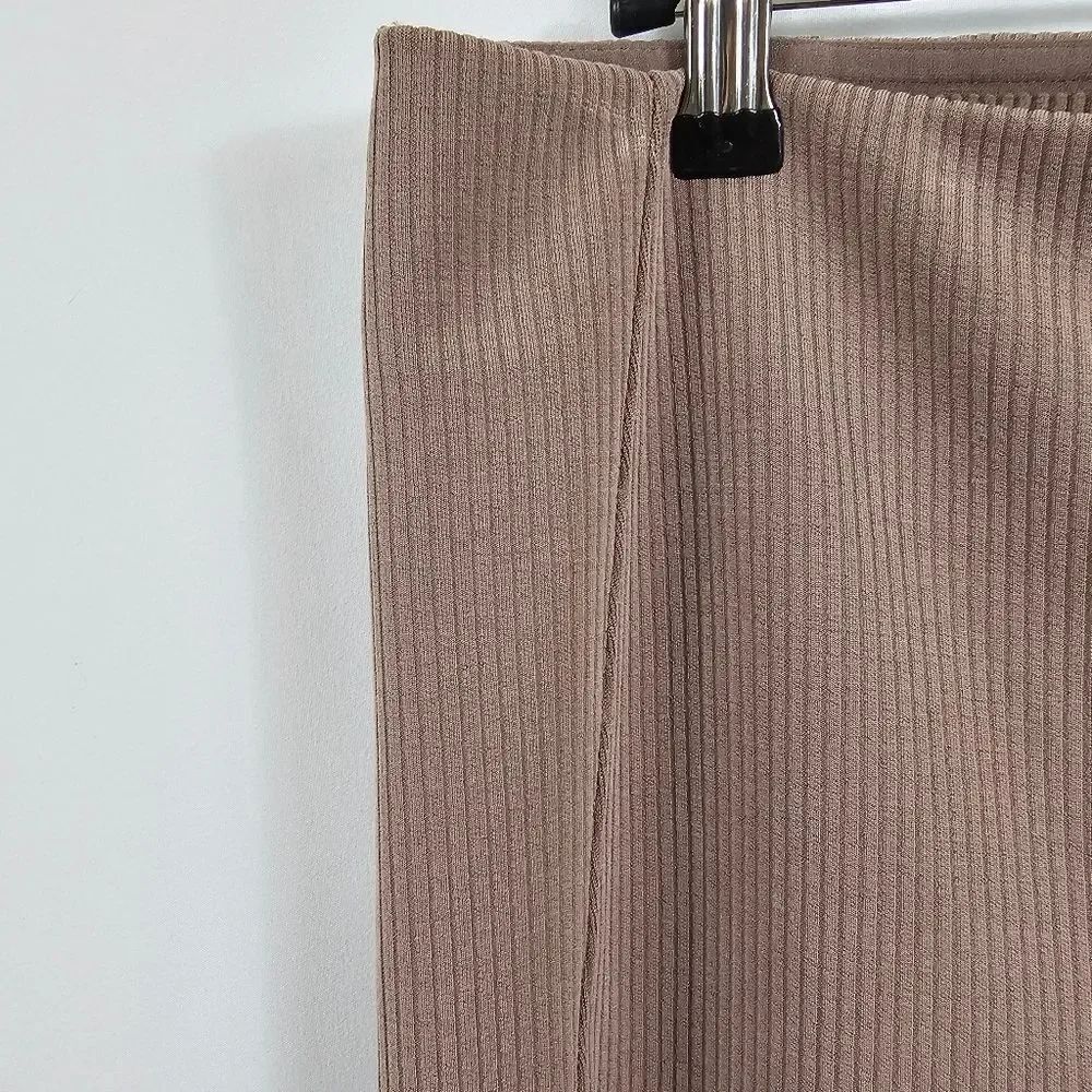 Lululemon Ribbed Softstreme Zip-Leg High Rise Pants in Brown - Size 12 - Picture 3 of 11